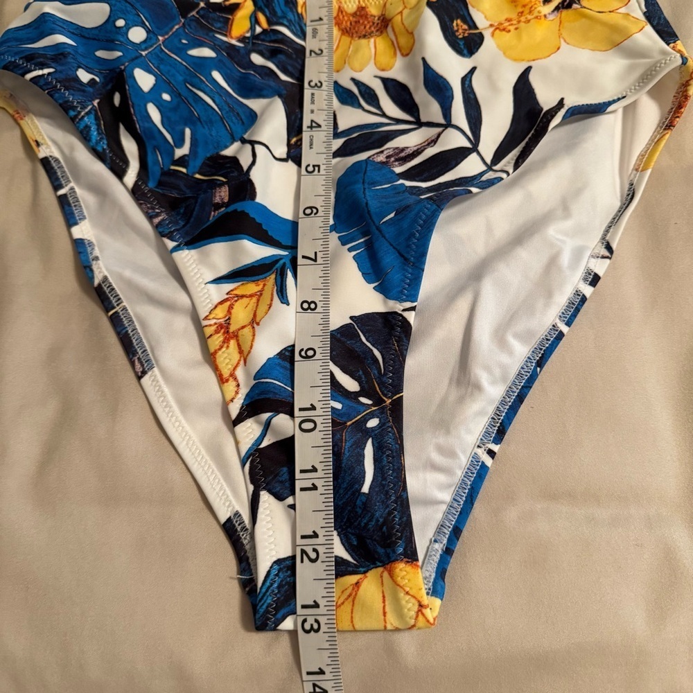 Cupshe Women Sz L Two-Piece Bikini Blue Leaf Print Crisscross Back Tie Swimsuit - Picture 15 of 16